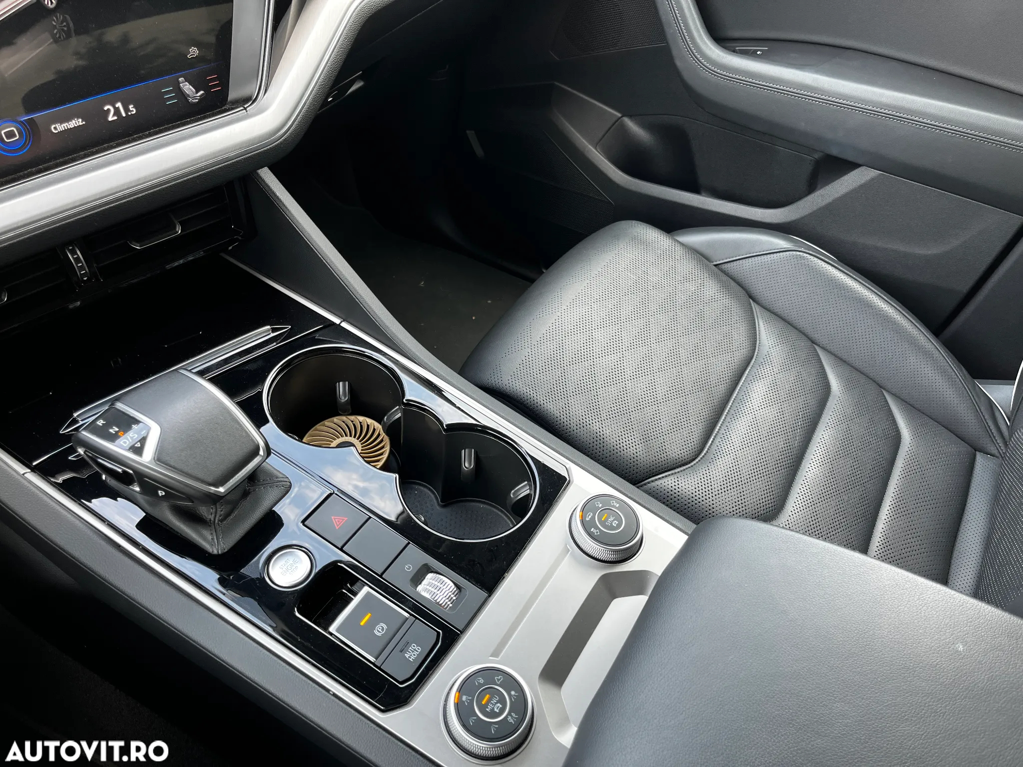Volkswagen Touareg - 22