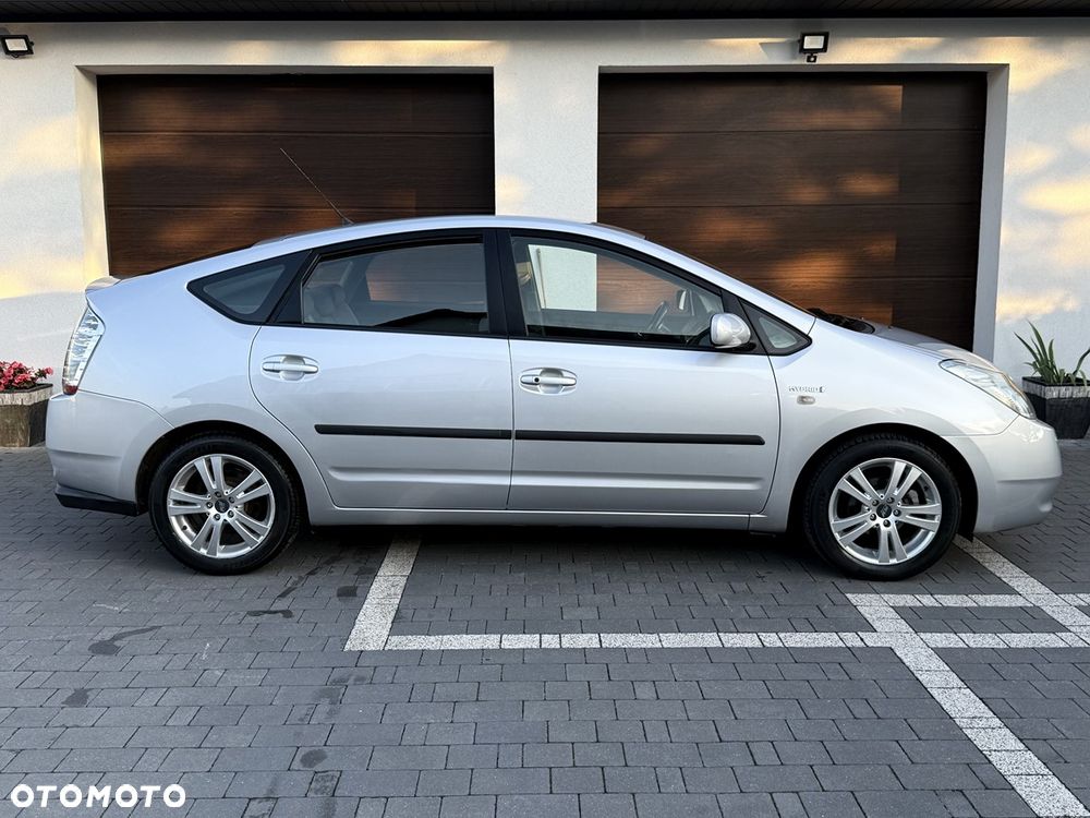 Toyota Prius 1.5 VVT-i Sol - 9