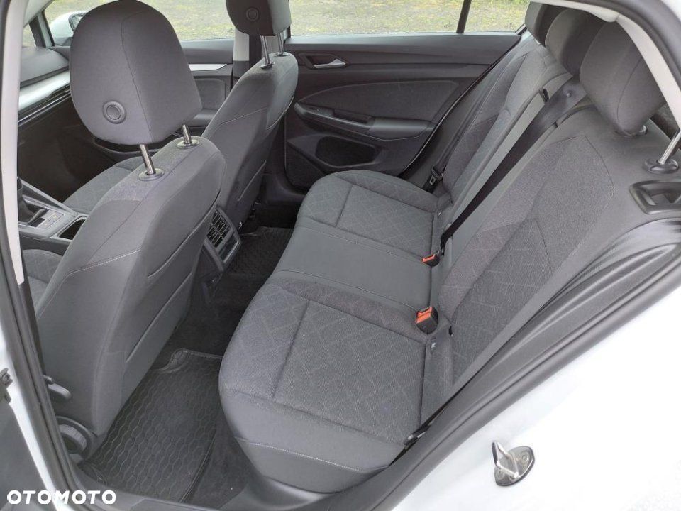 Volkswagen Golf - 10