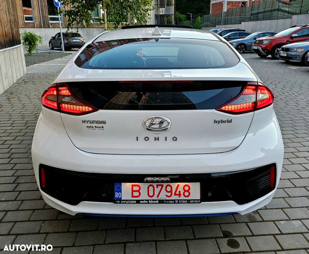 Hyundai IONIQ - 16