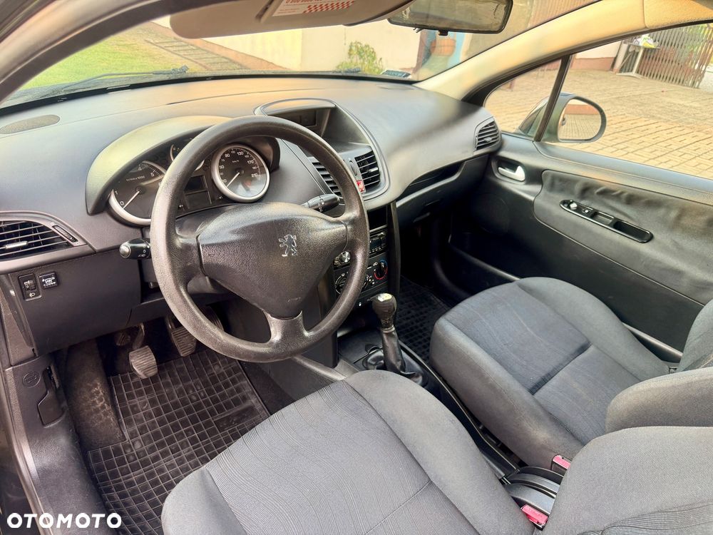 Peugeot 207 1.4 Trendy - 8