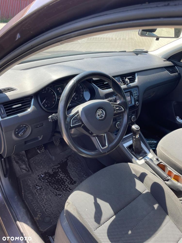 Skoda Octavia 1.6 TDI Ambiente - 6
