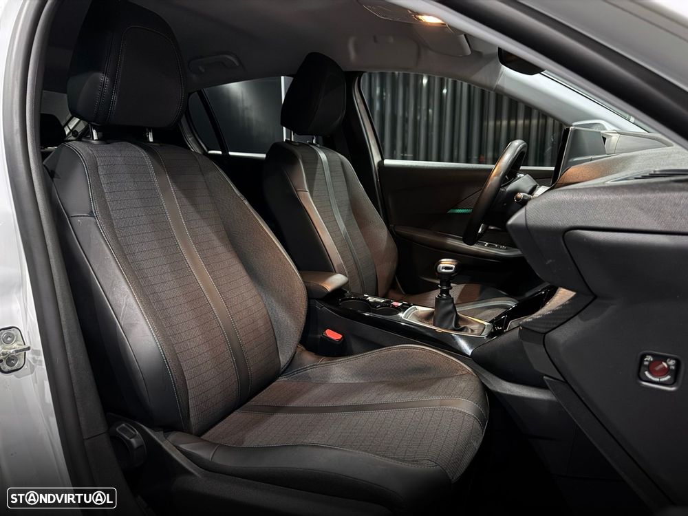 Peugeot 208 1.2 PureTech Allure Pack - 32
