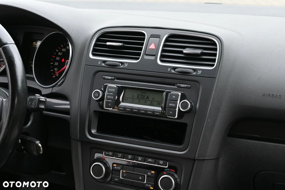 Volkswagen Golf 1.4 TSI DSG Individual - 33