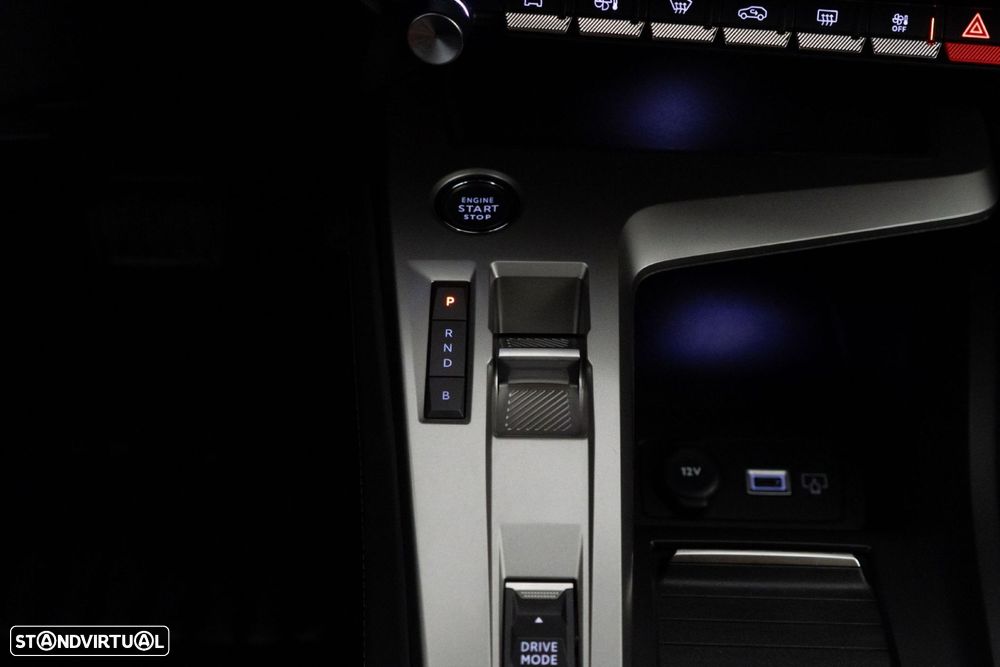 Peugeot 408 1.6 Hybrid Allure Pack e-EAT8 - 24