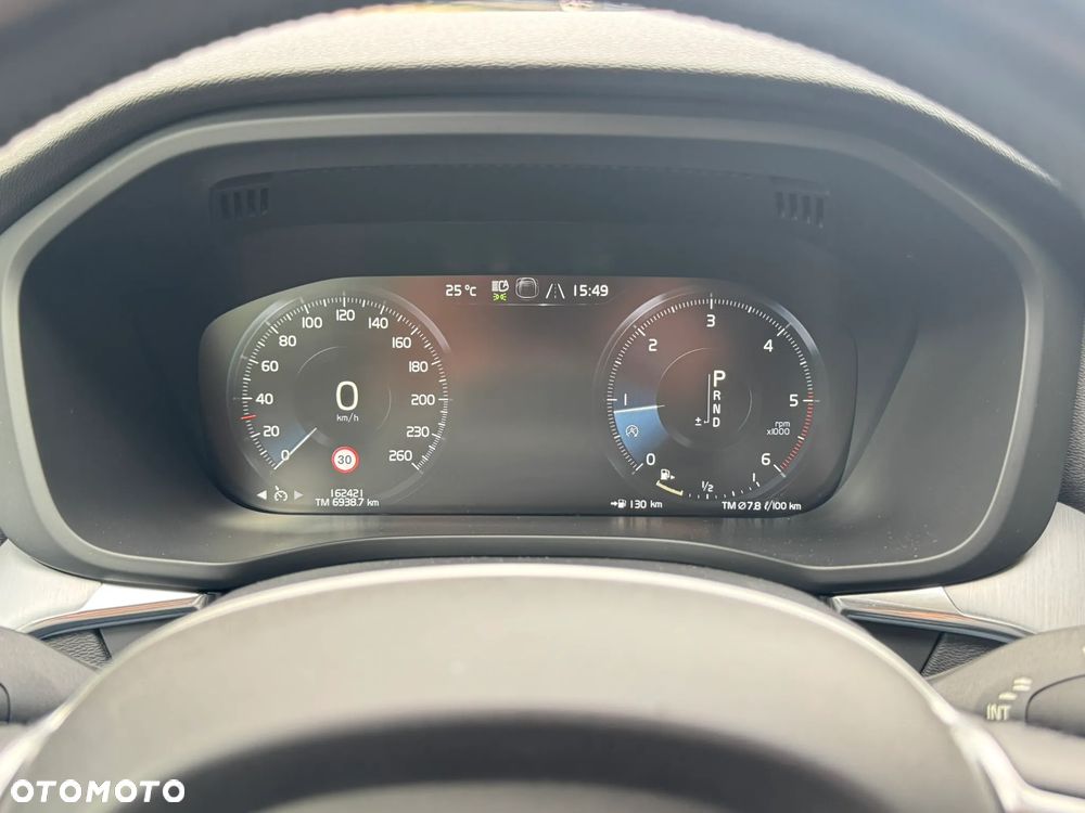 Volvo XC 60 D4 Momentum Pro - 11
