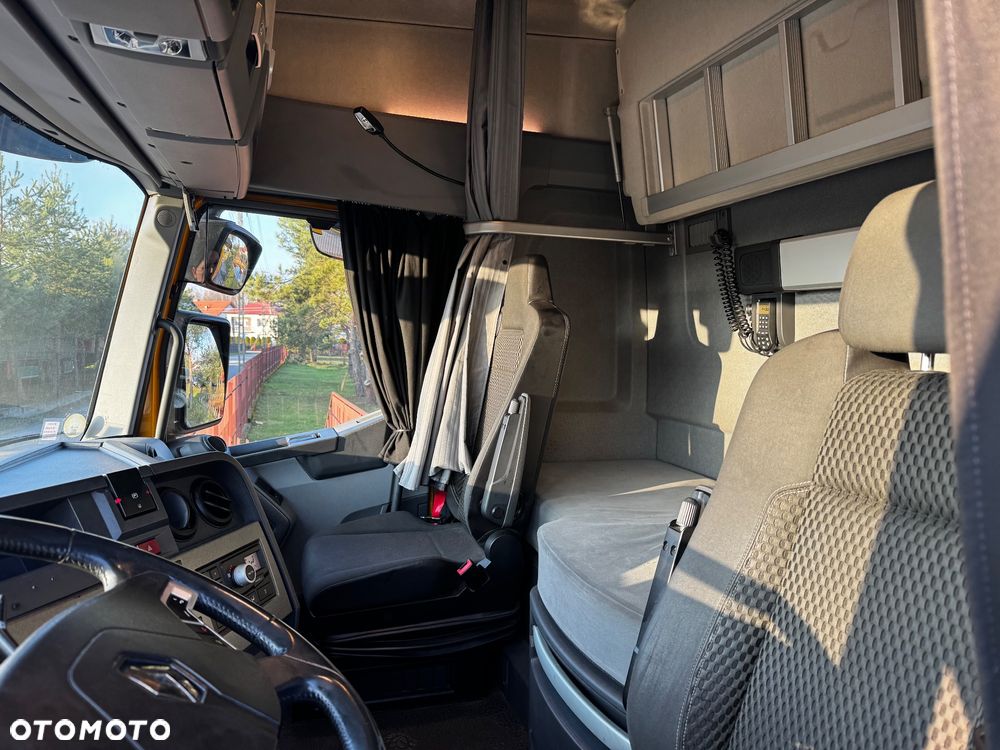 Renault 3xT480 high cab - 13