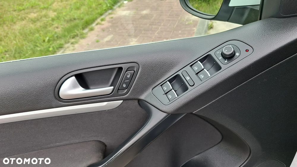 Volkswagen Tiguan 2.0 TDI SCR 4MOTION BlueMotion Technology DSG Lounge Sport & Style - 39