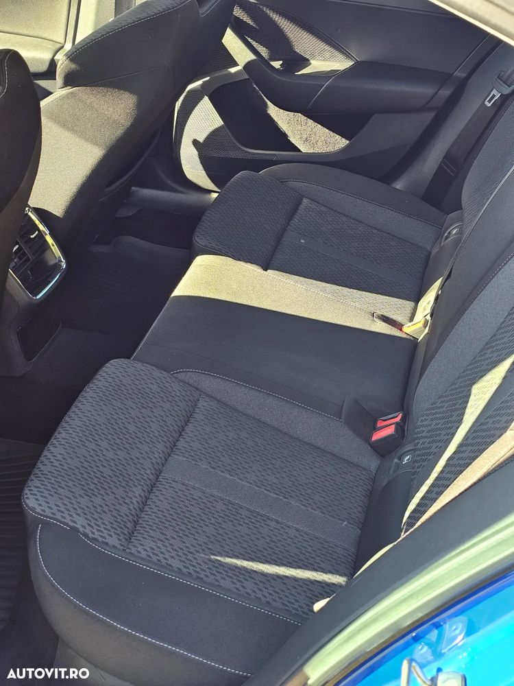 Skoda Octavia 2.0 TDI DSG Ambition - 4