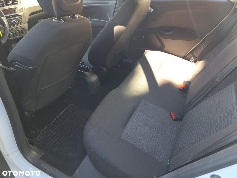 Peugeot 301 2018 photo 5