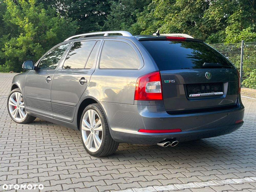 Skoda Octavia 2.0 TDI CR DPF RS - 32