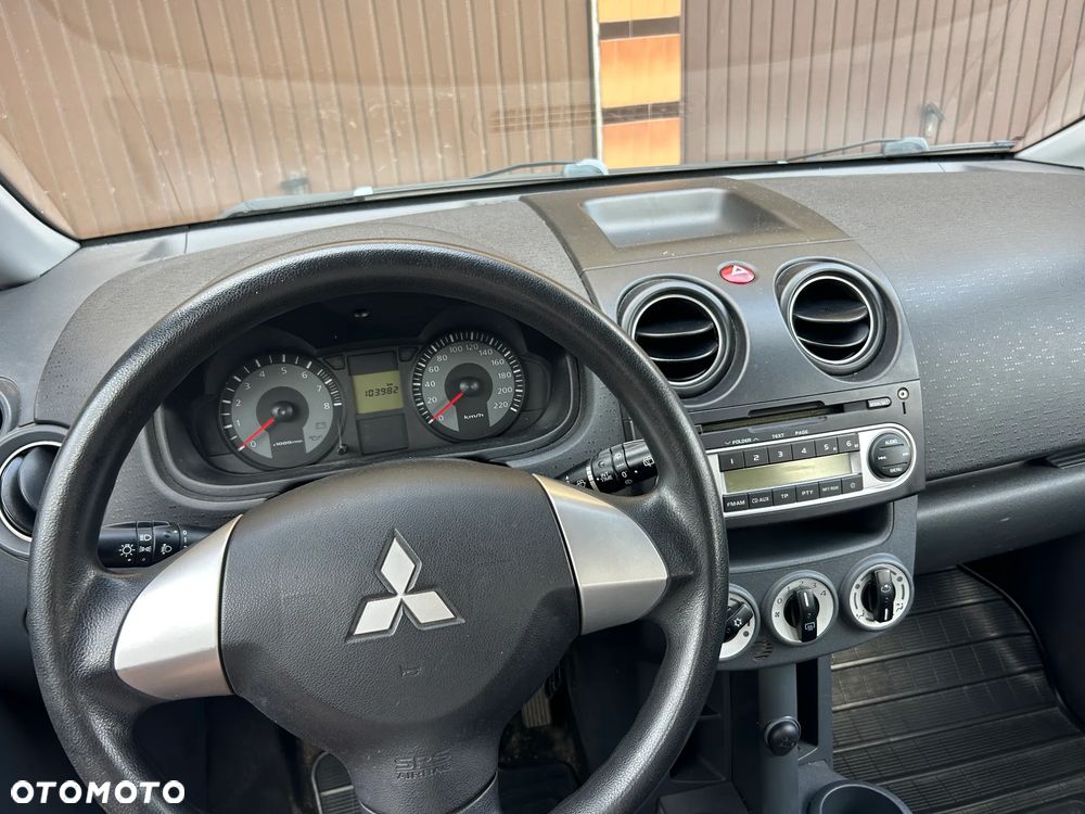 Mitsubishi Colt - 2
