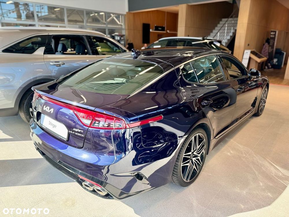 Kia Stinger - 4