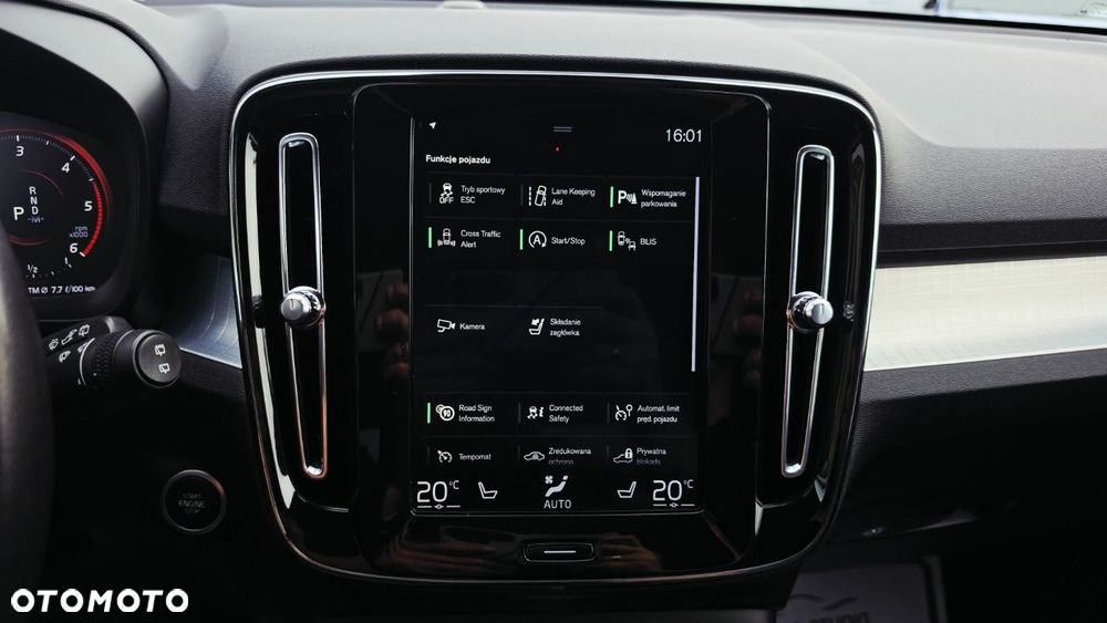 Volvo XC 40 - 24