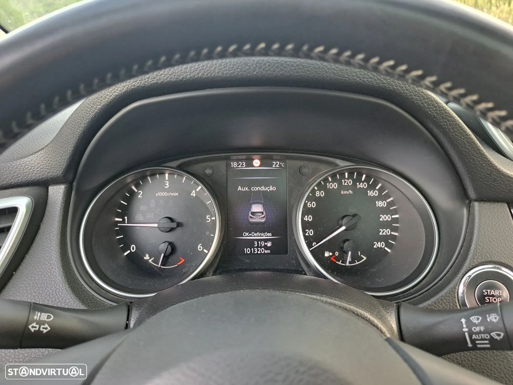 Nissan Qashqai 1.5 dCi N-Connecta J18+Led - 24