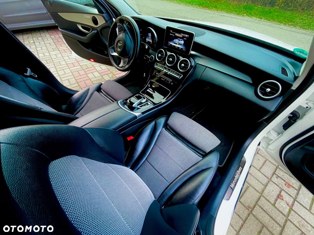 Mercedes-Benz Klasa C 300 7G-TRONIC Avantgarde - 8