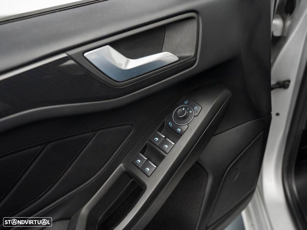 Ford Focus 1.0 EcoBoost MHEV ST-Line - 16