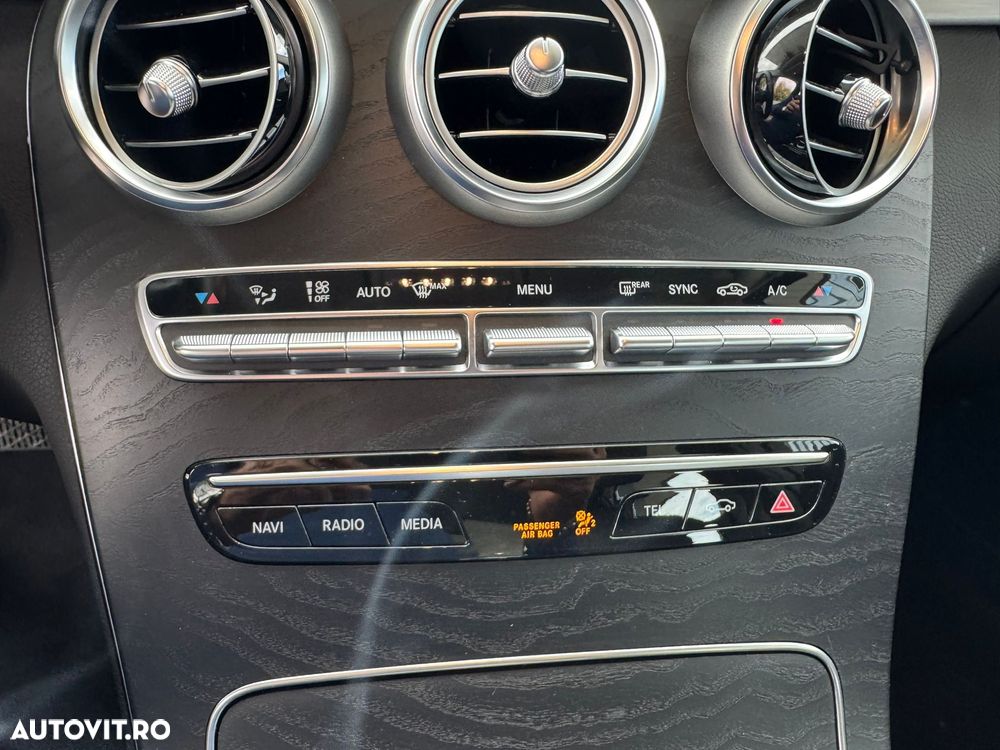 Mercedes-Benz C - 21