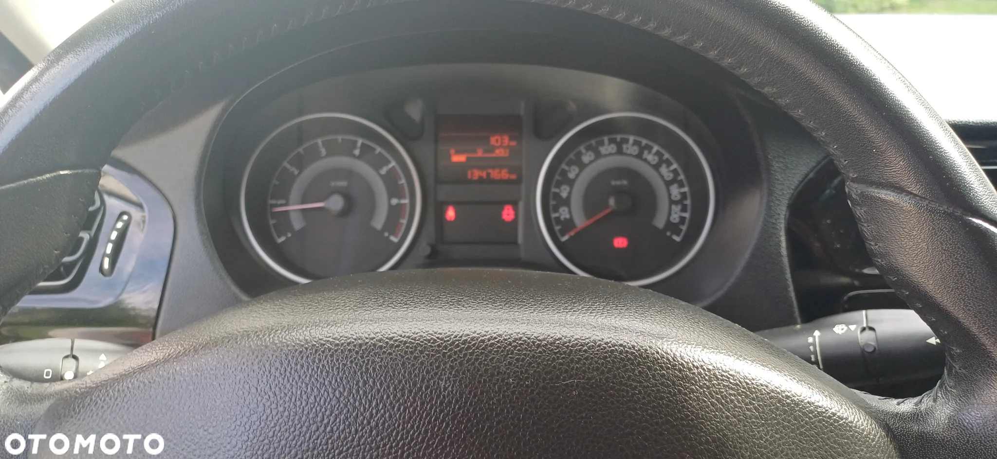 Peugeot 301 1.6 VTi Allure - 12