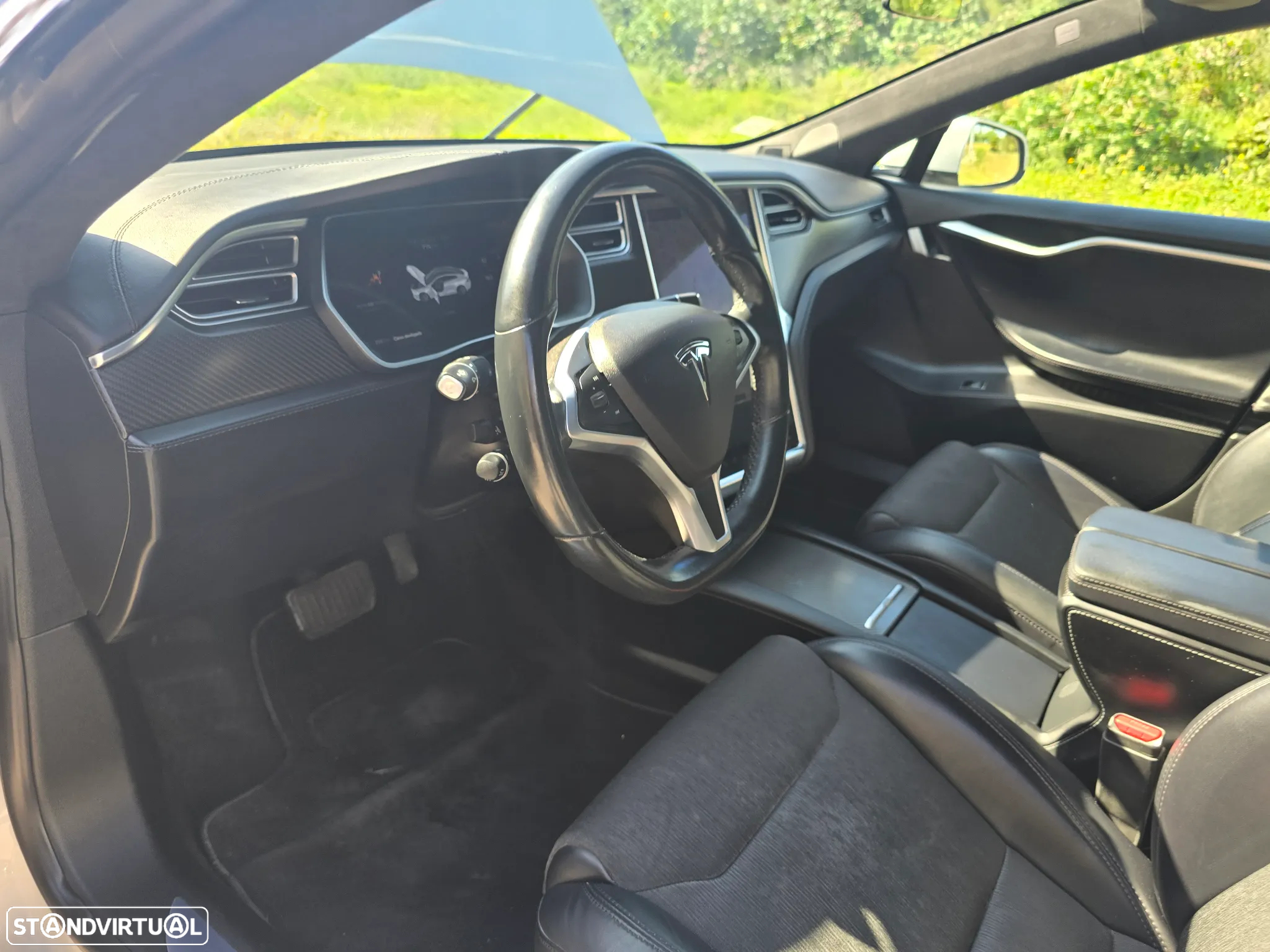 Tesla Model S - 15