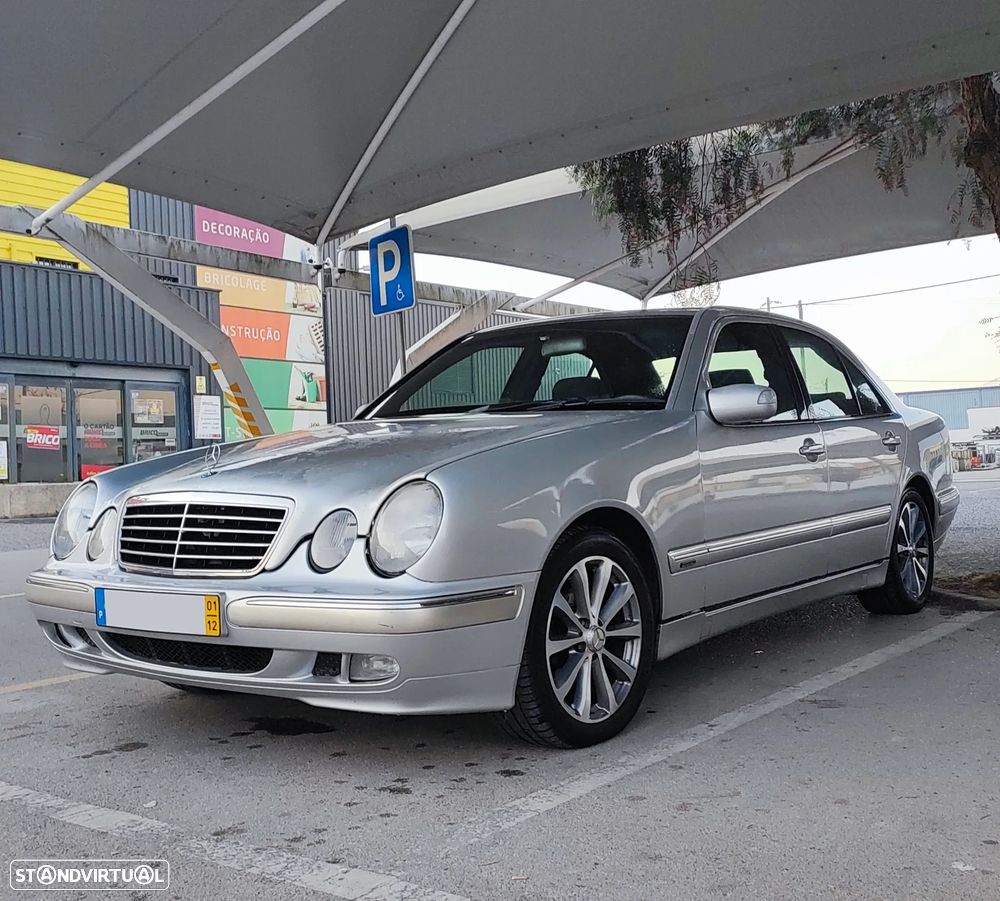Mercedes-Benz E 220 - 1