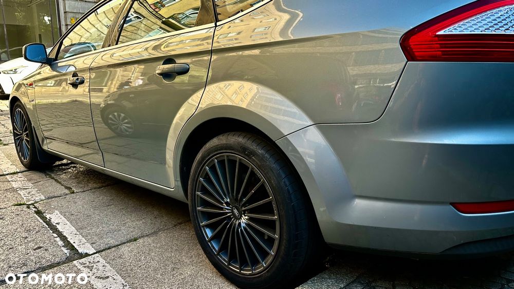 Ford Mondeo 2.5 Titanium - 9