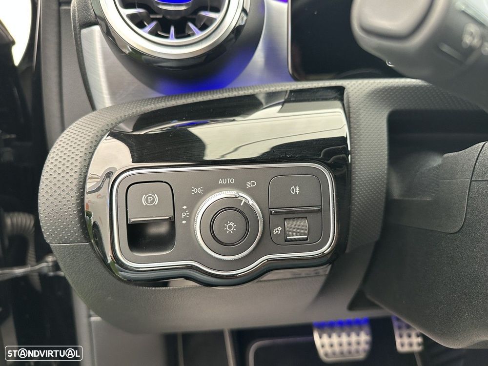 Mercedes-Benz A 250 e 8G-DCT AMG Line - 20