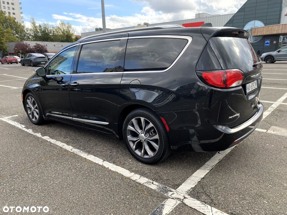 Chrysler Pacifica - 7