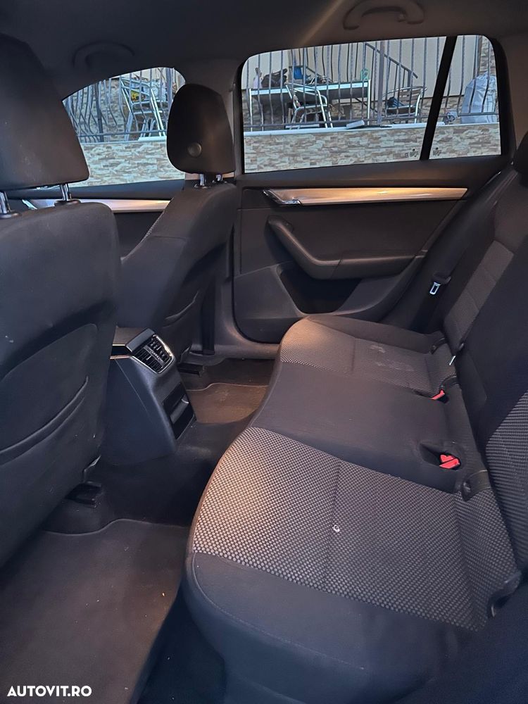 Skoda Octavia 1.6 TDI AMBITION DSG - 4