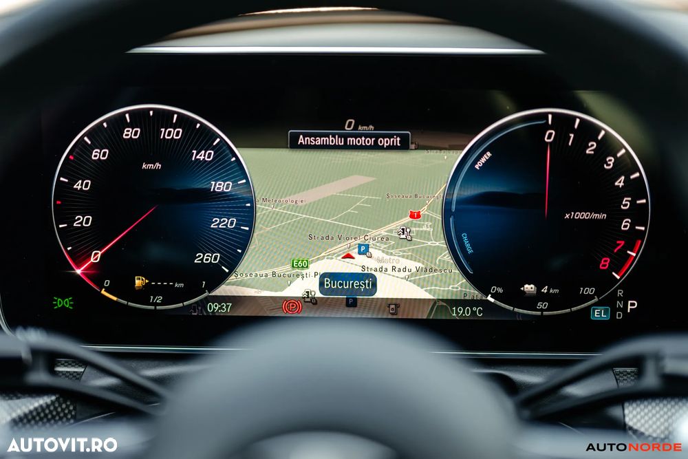 Mercedes-Benz C 300 e 9G-TRONIC AMG Line - 39