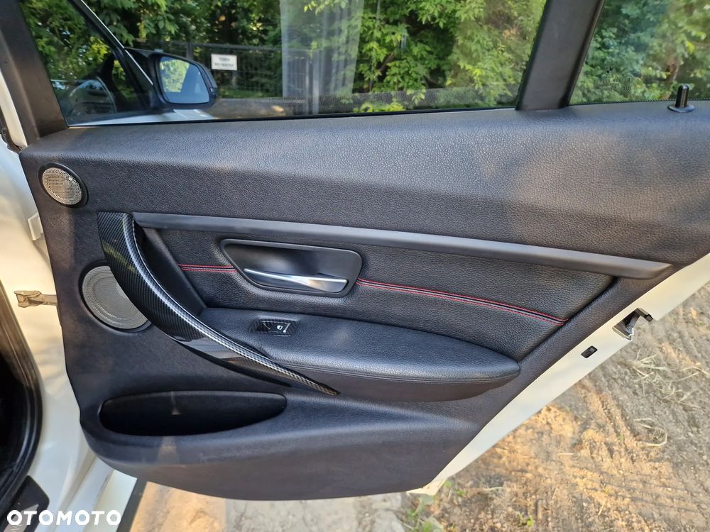 BMW Seria 3 335i Edition Sport - 19