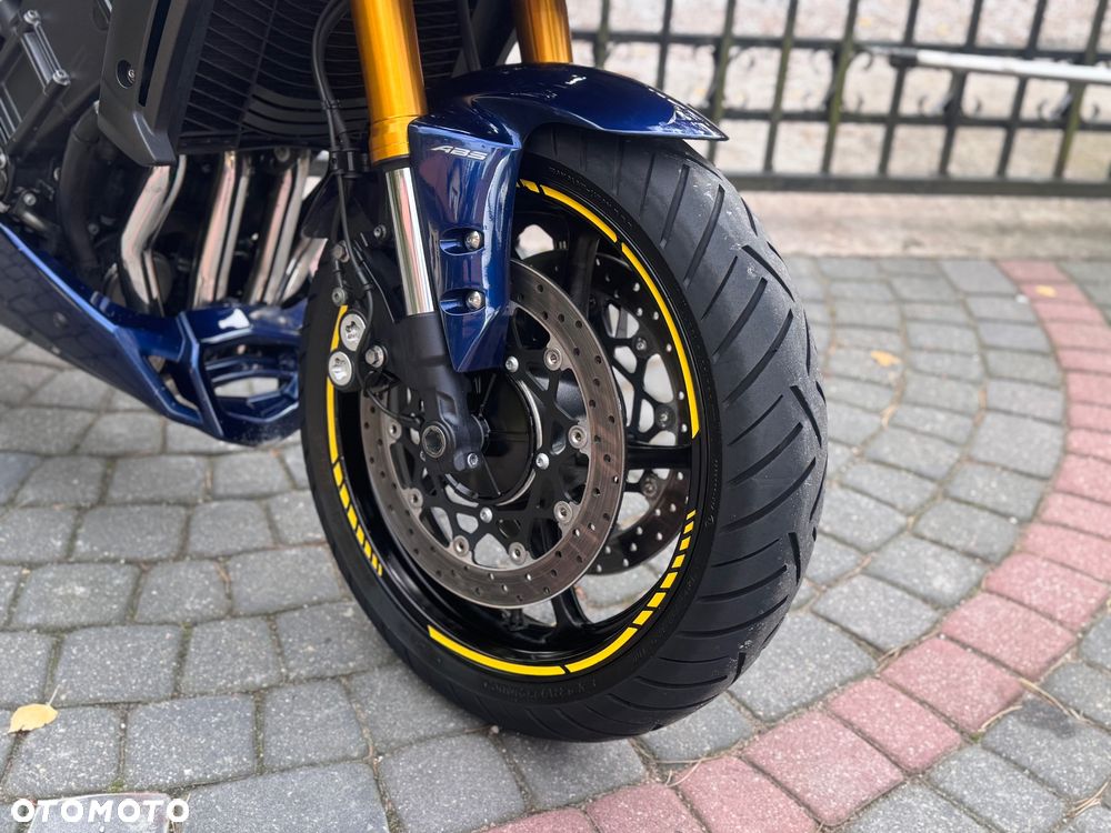 Yamaha FZ - 22
