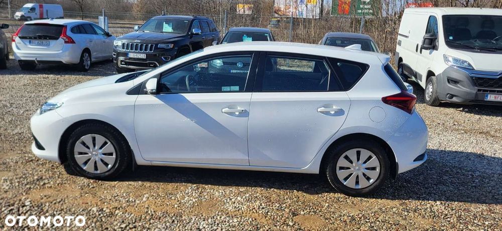 Toyota Auris - 4