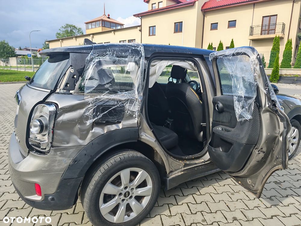 MINI Countryman Cooper Essential Trim - 16