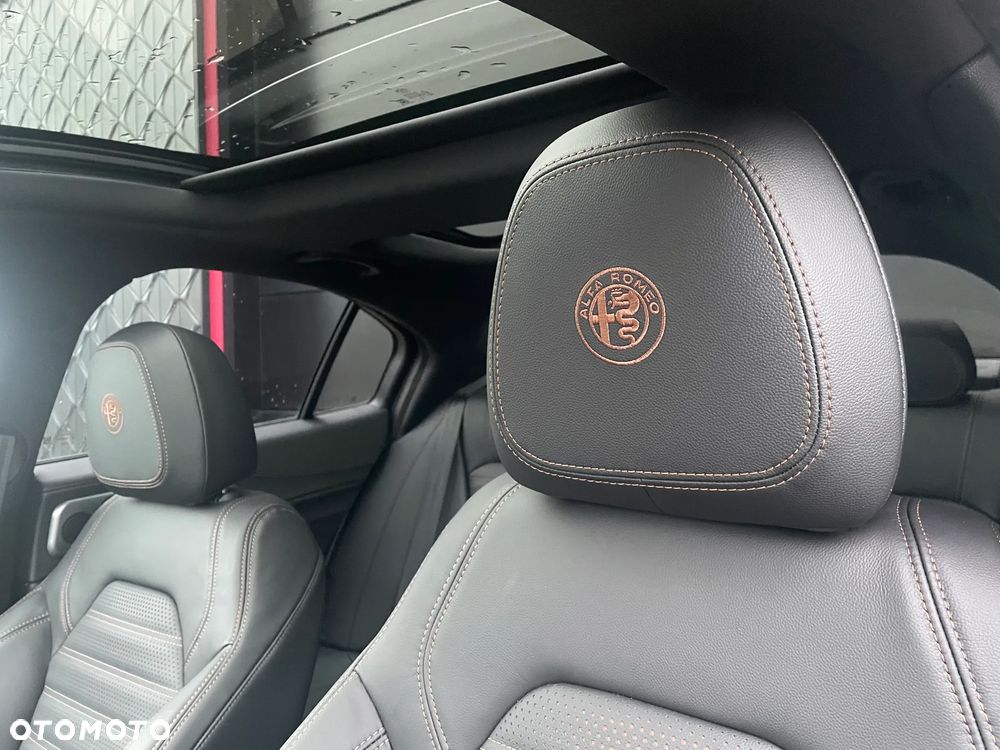 Alfa Romeo Giulia 2.0 Turbo Intensa Q4 - 8