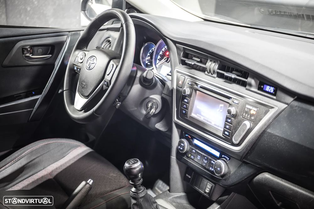 Toyota Auris 1.4 D-4D Exclusive+Navi - 7