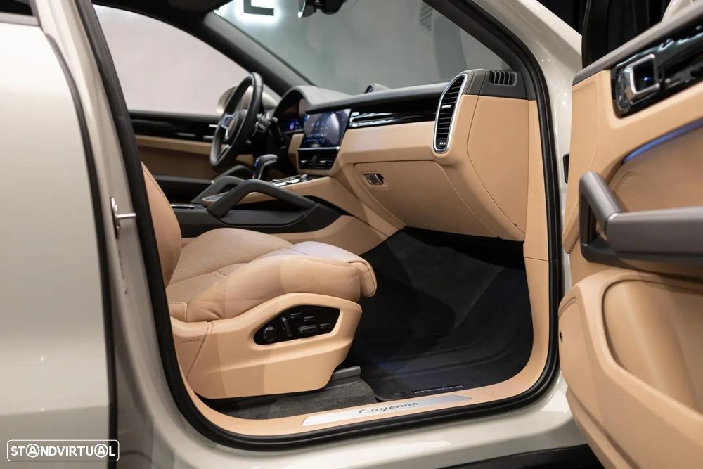 Porsche Cayenne Coupé E-Hybrid - 19