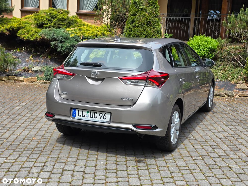 Toyota Auris 1.33 Dual-VVT-i - 34