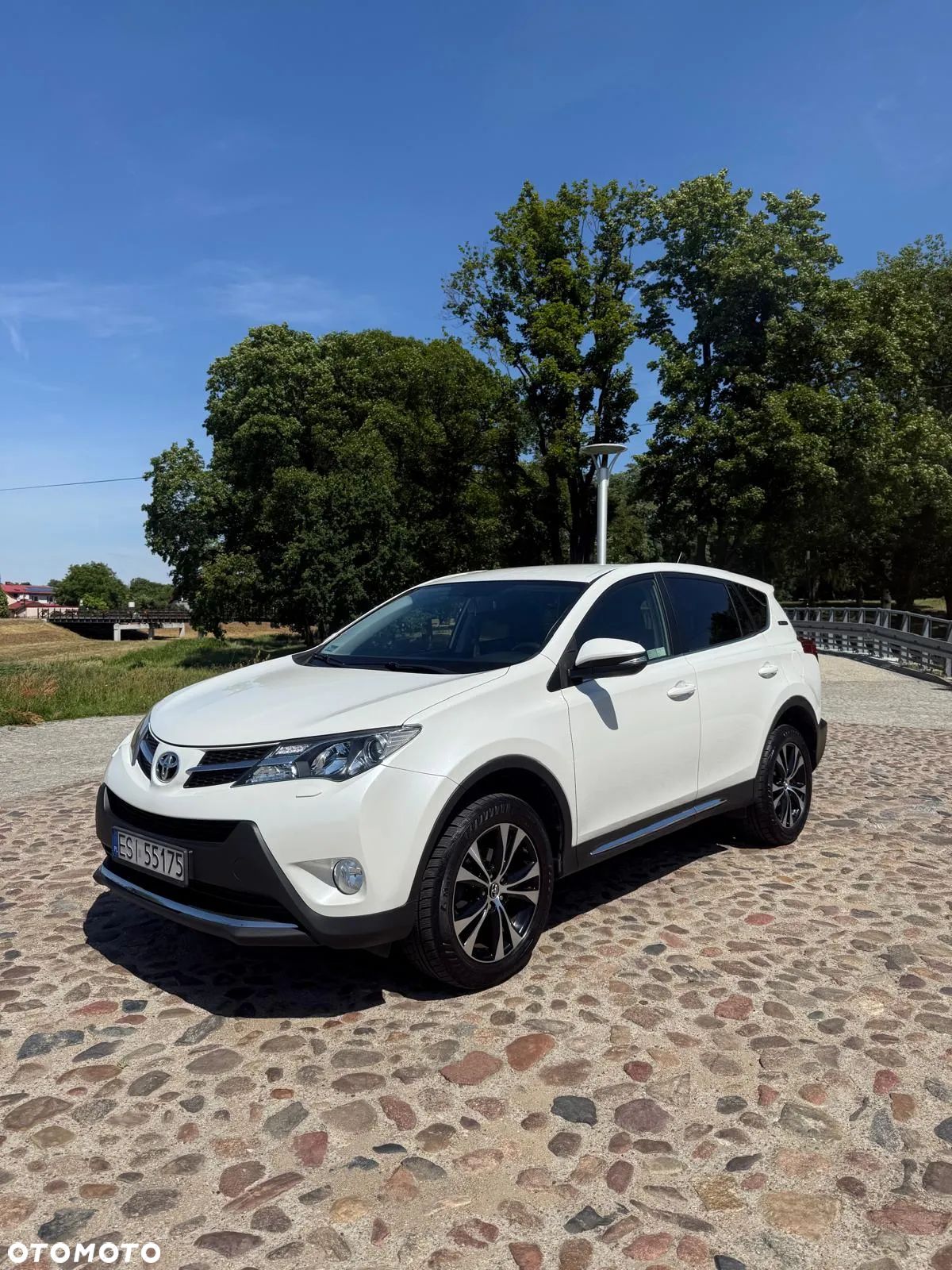 Toyota RAV4 - 1