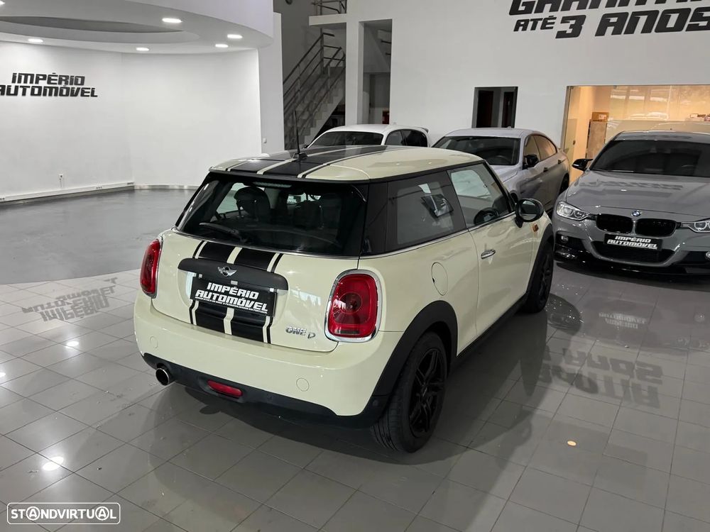 MINI 3 Portas One D - 6