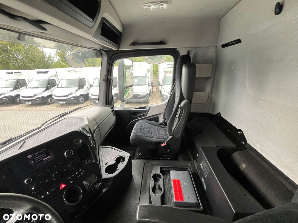 Mercedes-Benz ACTROS - 12