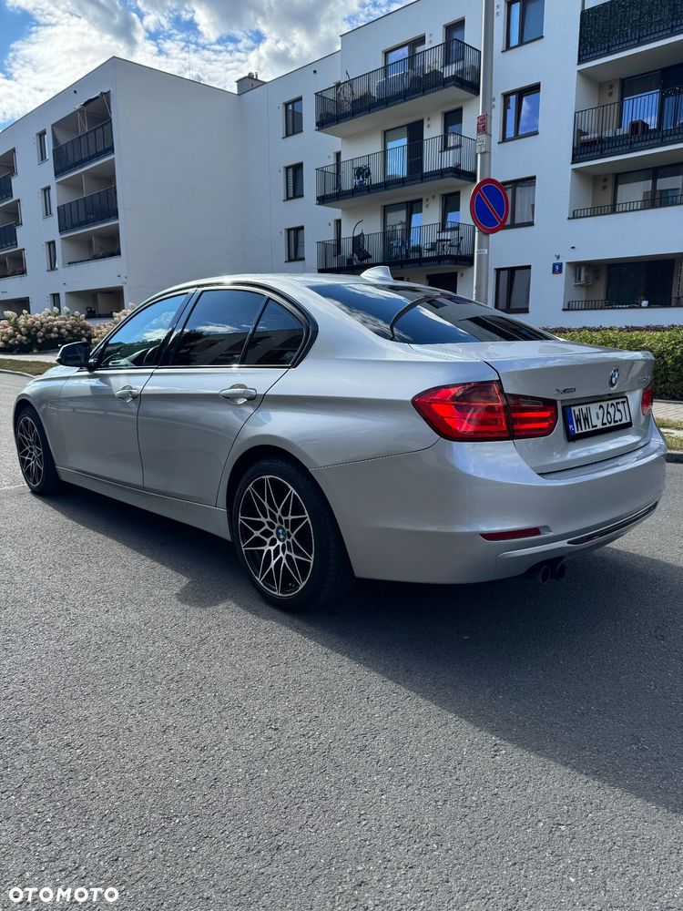BMW Seria 3 328i Touring xDrive Sport Line - 2