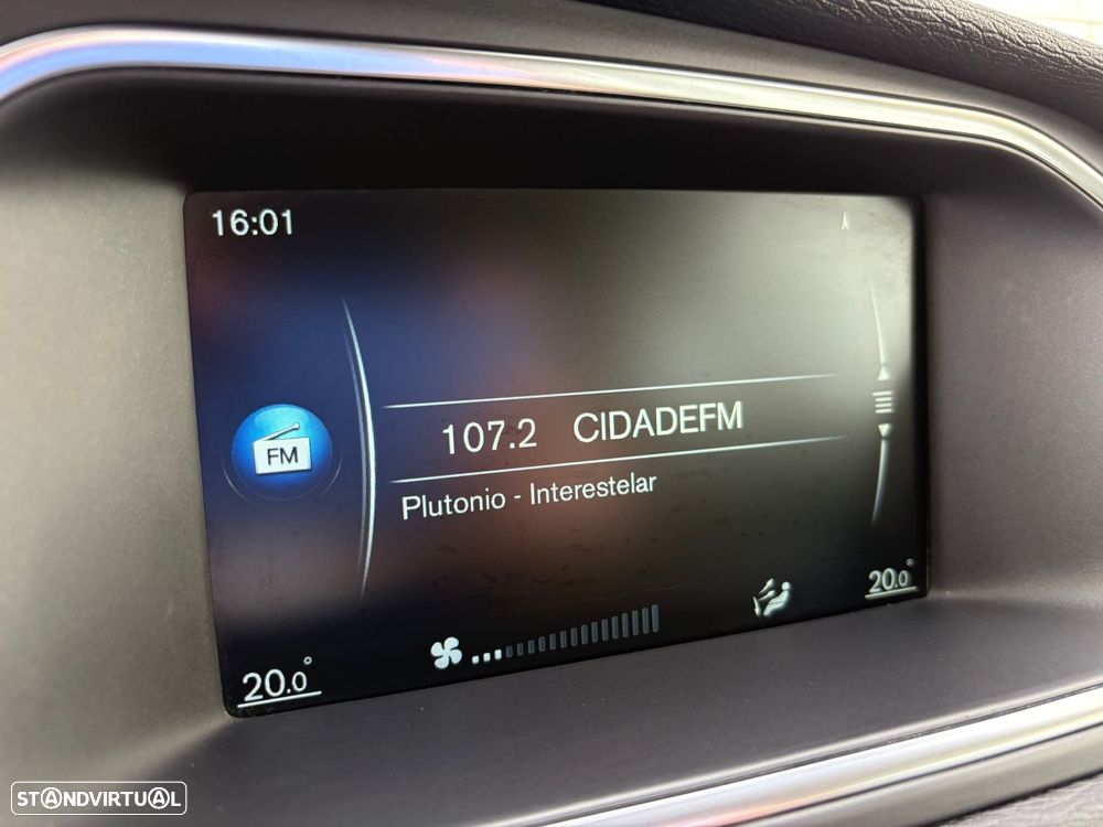 Volvo V40 2.0 D2 Momentum Eco - 19