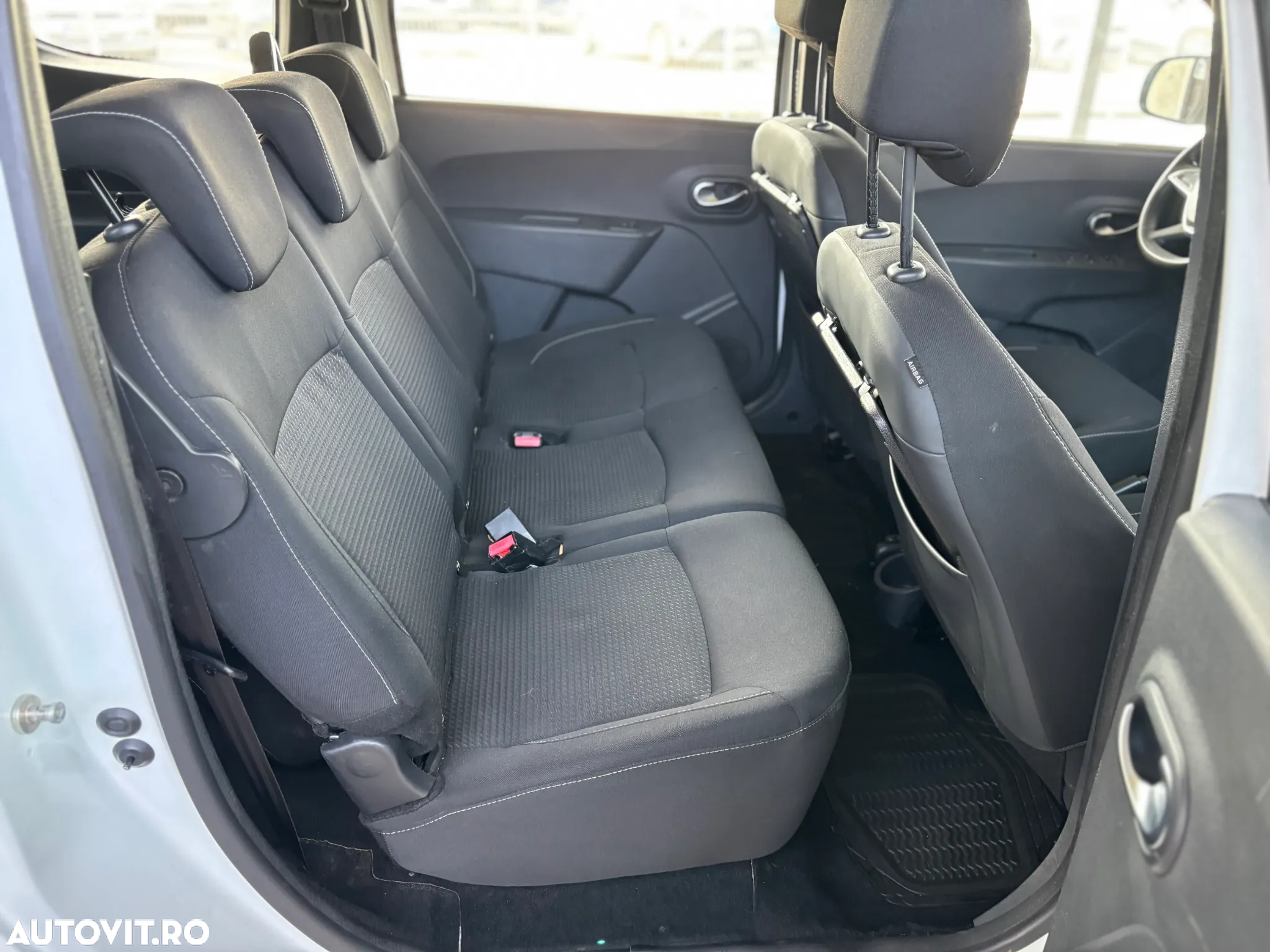 Dacia Lodgy 1.5 dCi 90 CP Ambiance - 30
