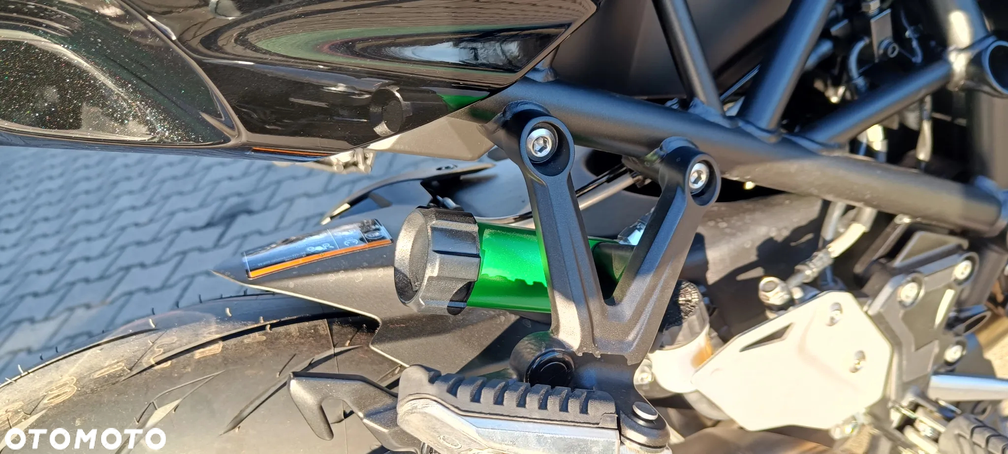 Kawasaki H2 - 17