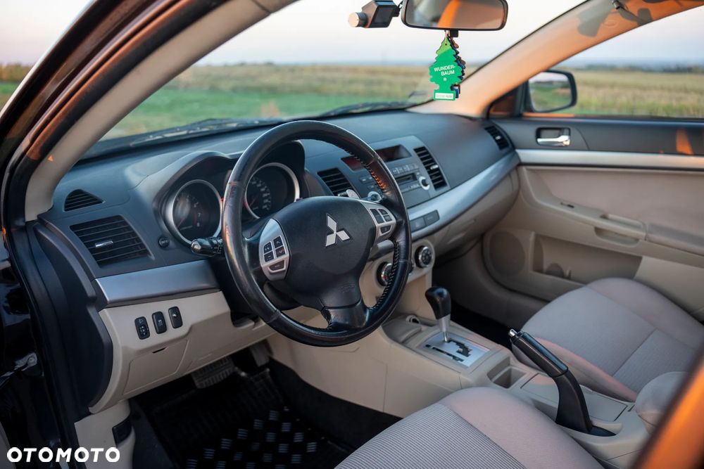 Mitsubishi Lancer 1.8 Invite CVT - 6