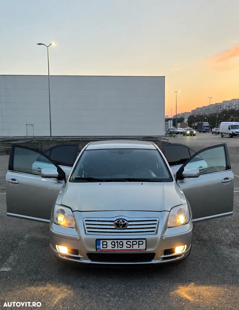 Toyota Avensis 1.8 Sdn. Sol - 10