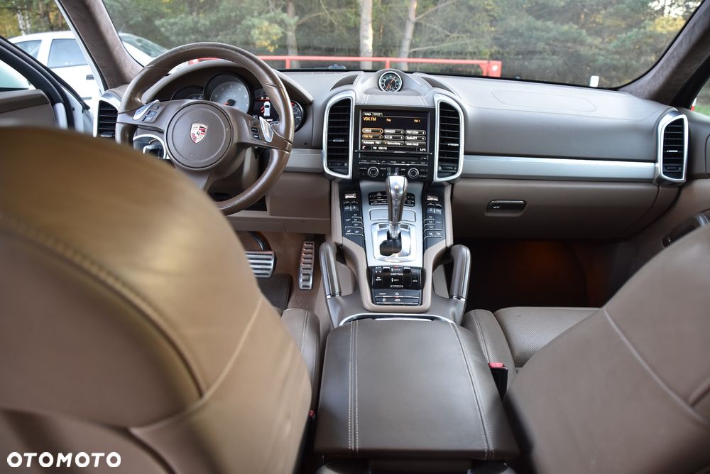 Porsche Cayenne - 15