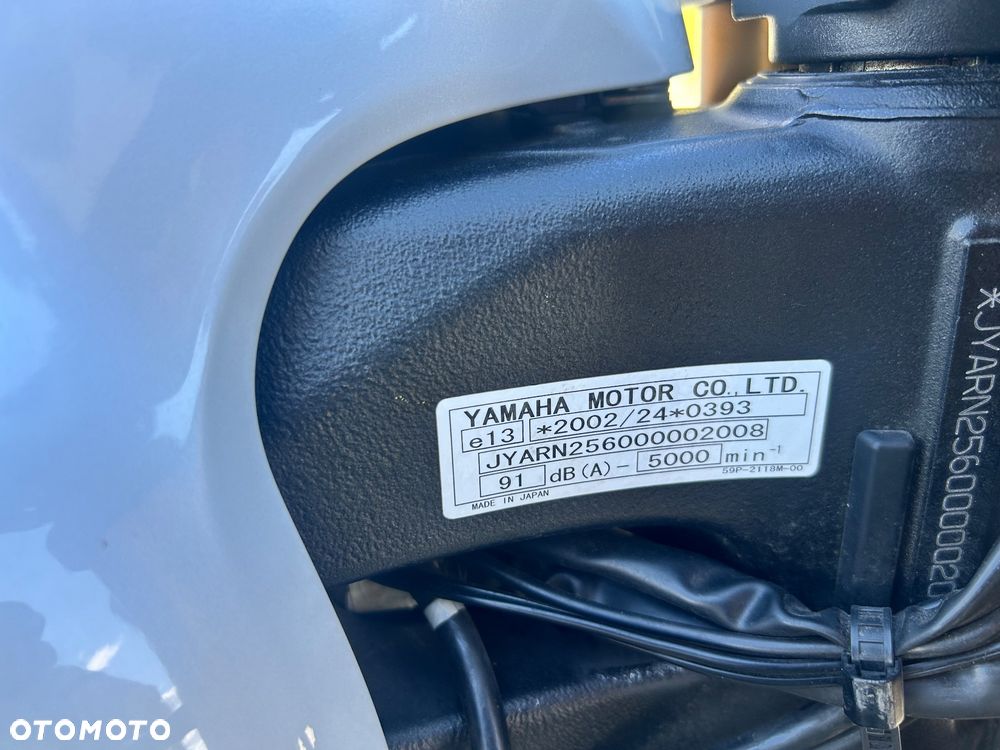 Yamaha FZ8 - 13