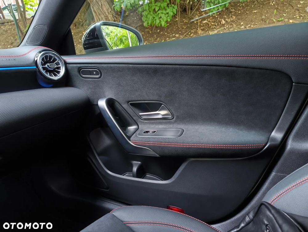 Mercedes-Benz CLA 200 mHEV AMG Line 7G-DCT - 12